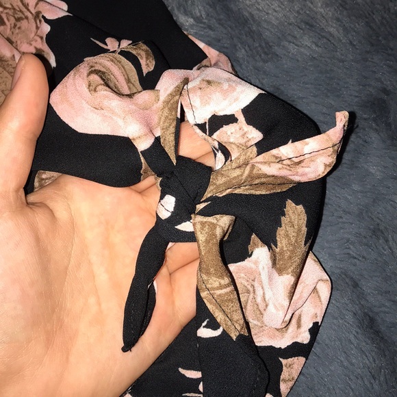 Off Shoulder Rue 21 Blouse!! - Picture 3 of 5